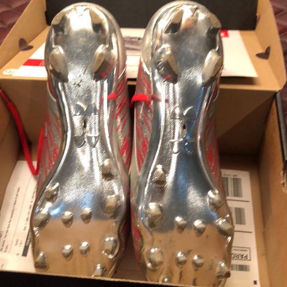 Preowned Under Armour cleats 9.5 - Picture 3 of 4